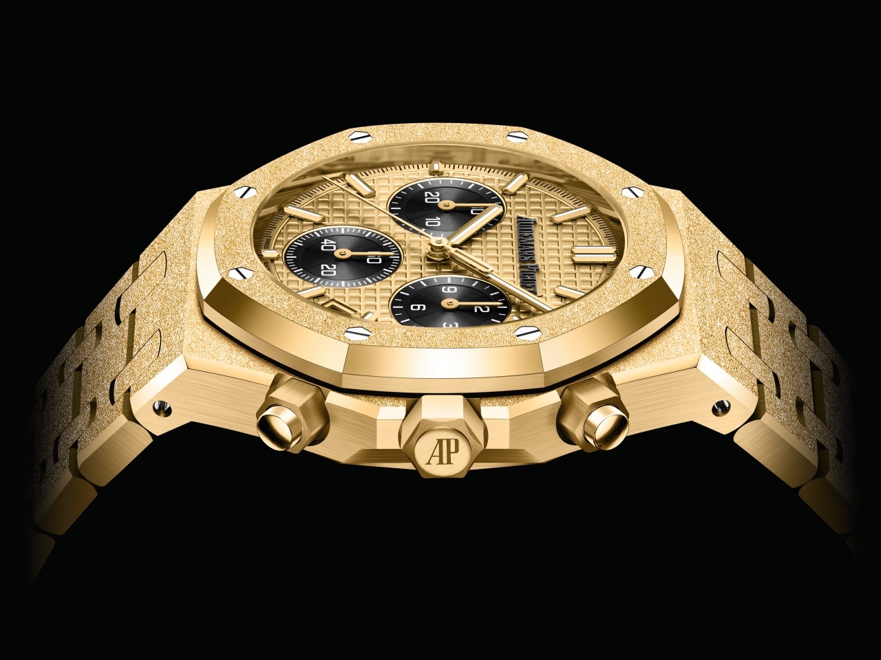 Audemars Piguet Royal Oak Selfwinding Chronographs in Frosted Gold 41 ...