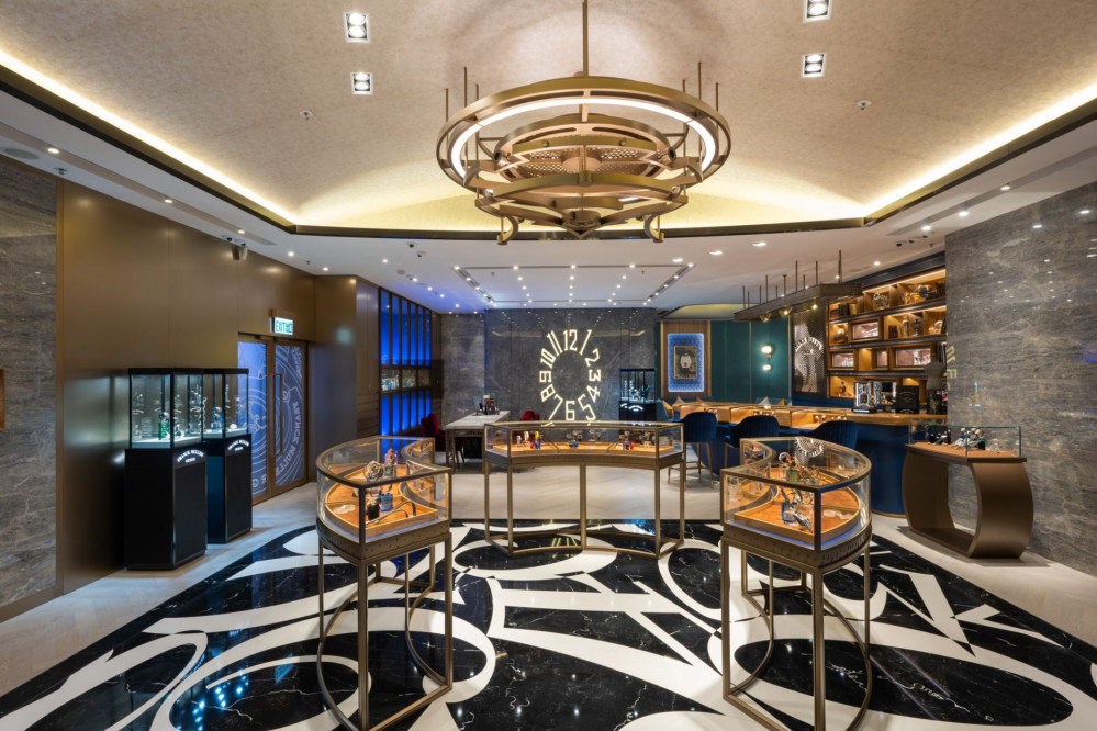 Franck Muller unveils its new concept boutique in Central Hong